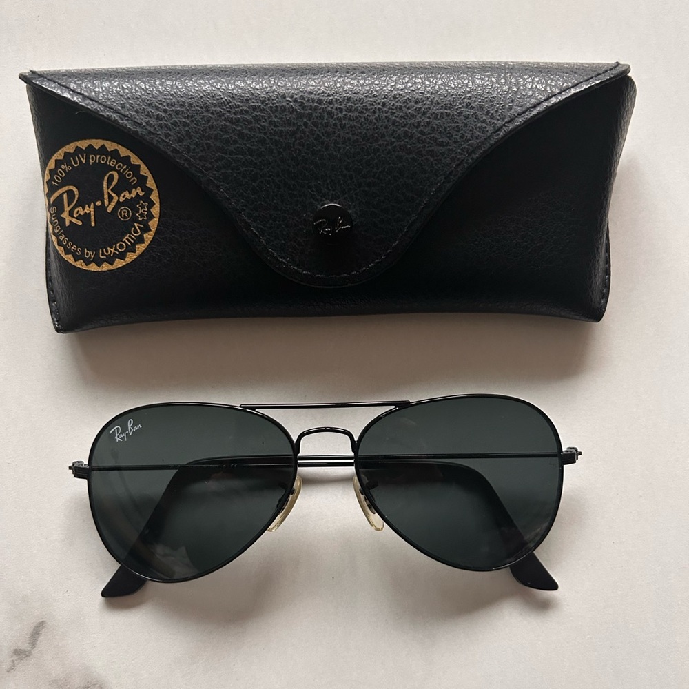 Ray-Ban Dark Aviator Sunglasses with Case